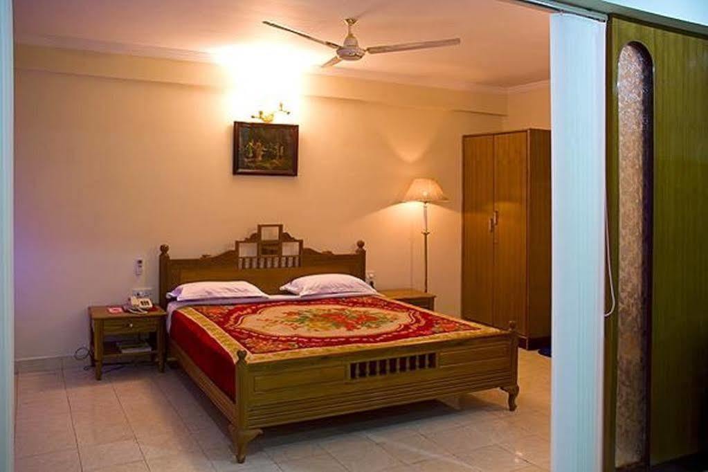 Hotel Siddhartha ハイデラバード エクステリア 写真